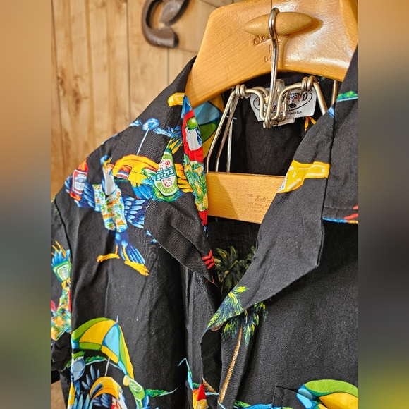 Parrot Print Hawaiian Shirt 🦜 - Picture 4 of 16